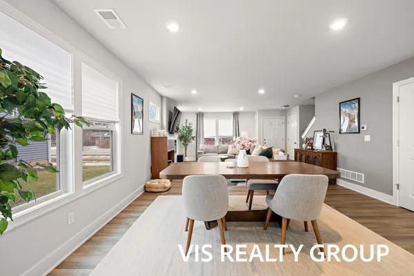 $379,900 | 6622 South Square Lane, Rockford, MI 49341