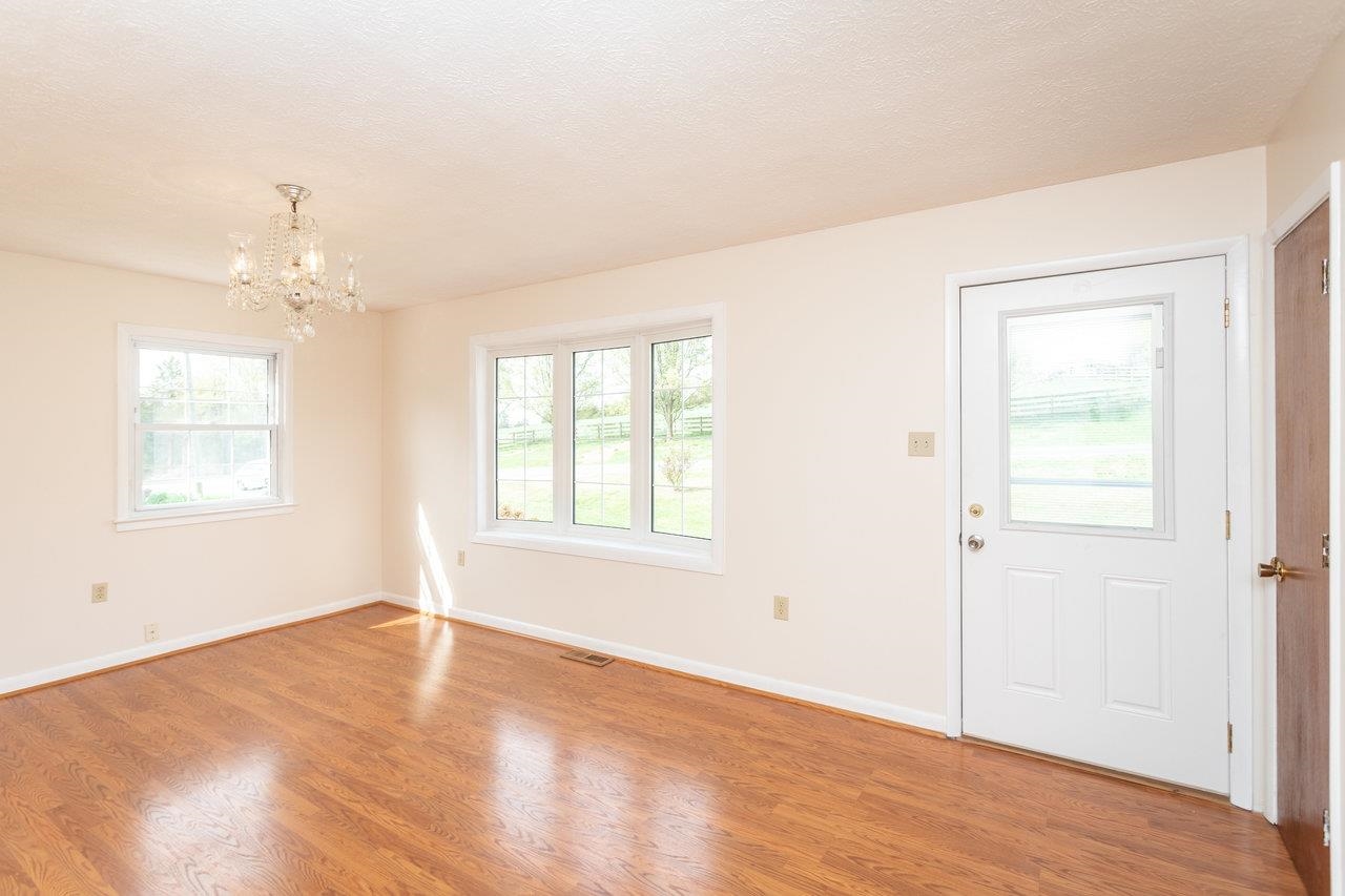 3750 East Point Road Elkton, VA 22827 - Photo 4 of 37 Gallery Image 4