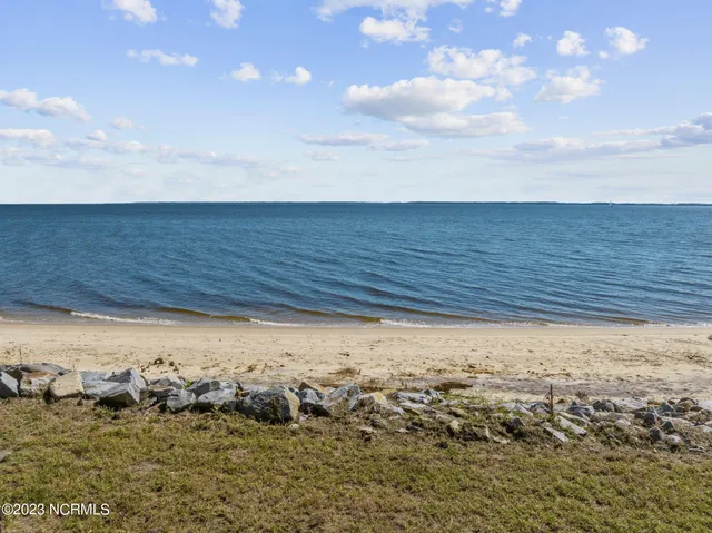 $339,500 | 3 Sandy Bay Drive West, Arapahoe, NC 28510