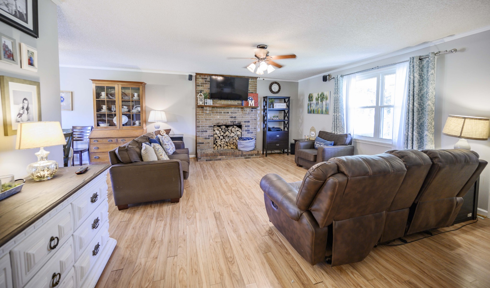 1430 Cedar Bluff Road Lebanon, TN 37087 - Photo 7 of 27 a living room with furniture and a flat screen tv