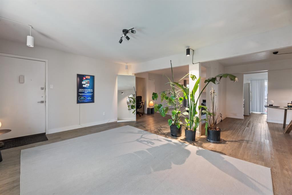 8069 Meadow Road, Unit 216 Dallas, TX 75231 - Photo 5 of 27