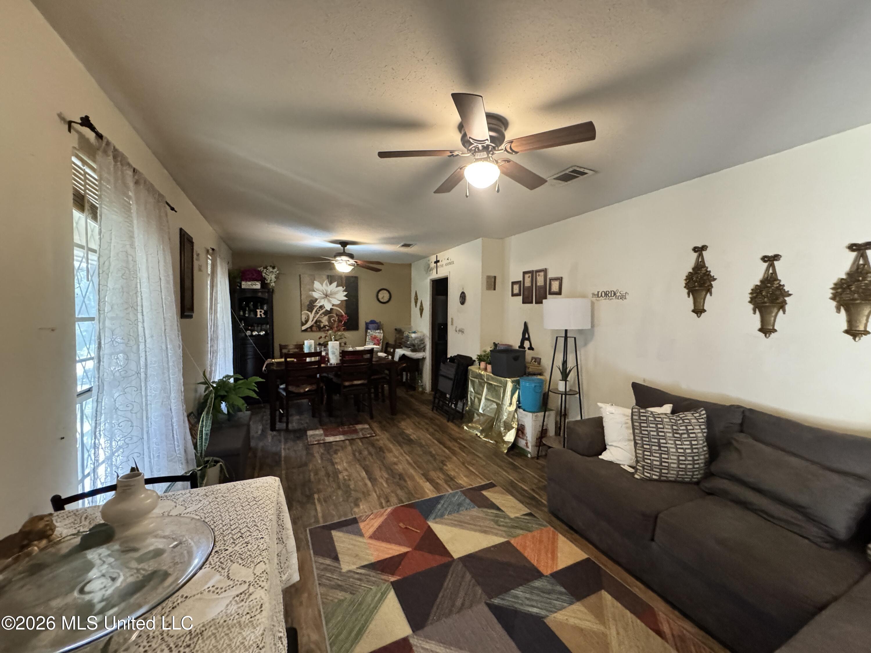 3432 Dundee Lane Jackson, MS 39212 - Photo 5 of 23 IMG_8960