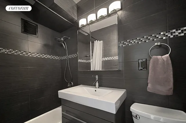 $409,000 | 153 East 57th Street, Unit 11L | Midtown East