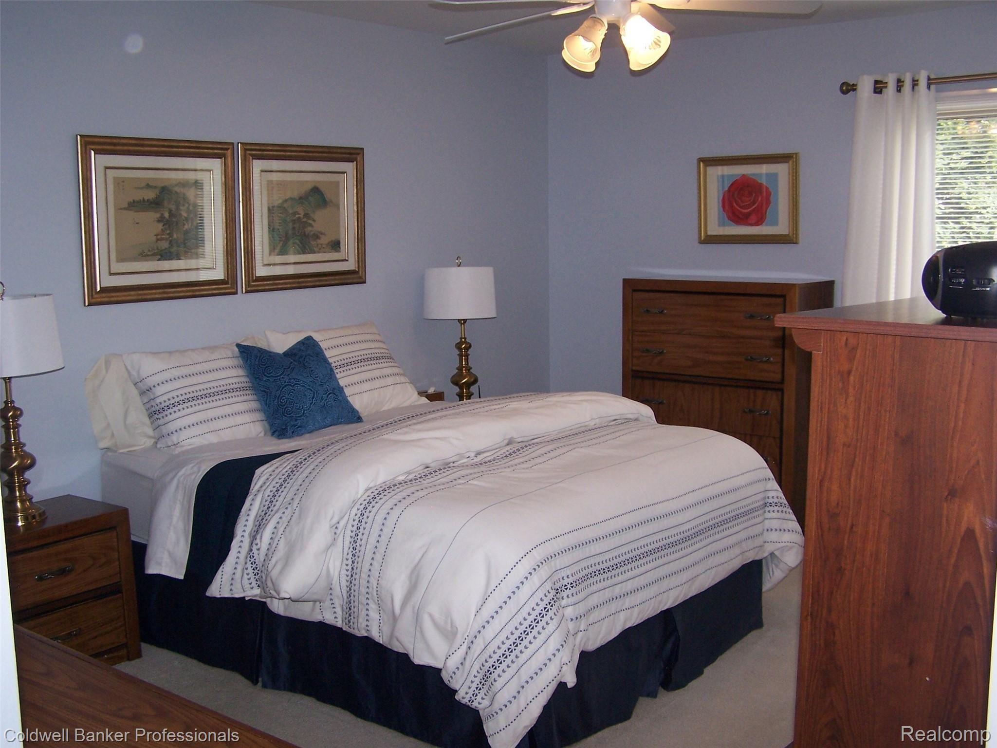 2079 Mapleridge Road Rochester, MI 48309 - Photo 19 of 36 Bedroom 2