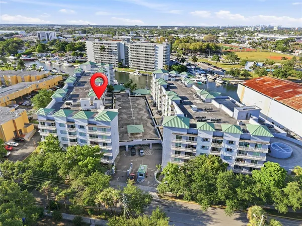 $2,350 | 2475 Northwest 16th St Road, Unit 401, Miami, FL 33125