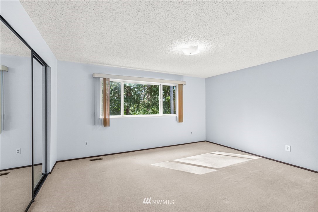 4219 Southeast 4th Place Renton, WA 98059 - Photo 14 of 40