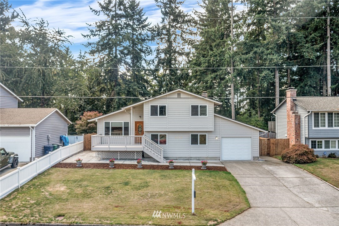 4219 Southeast 4th Place Renton, WA 98059 - Photo 3 of 40