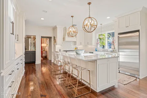 $885,000 | 144 Teche Drive, Lafayette, LA 70503