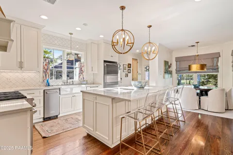 $885,000 | 144 Teche Drive, Lafayette, LA 70503