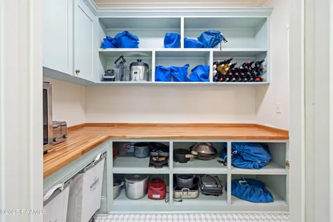 $885,000 | 144 Teche Drive, Lafayette, LA 70503