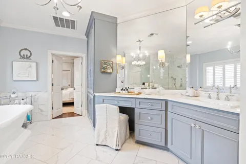 $885,000 | 144 Teche Drive, Lafayette, LA 70503