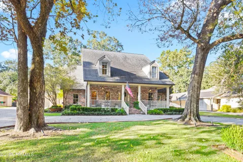 $885,000 | 144 Teche Drive, Lafayette, LA 70503
