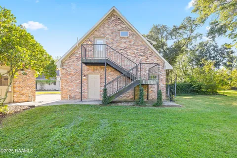 $885,000 | 144 Teche Drive, Lafayette, LA 70503