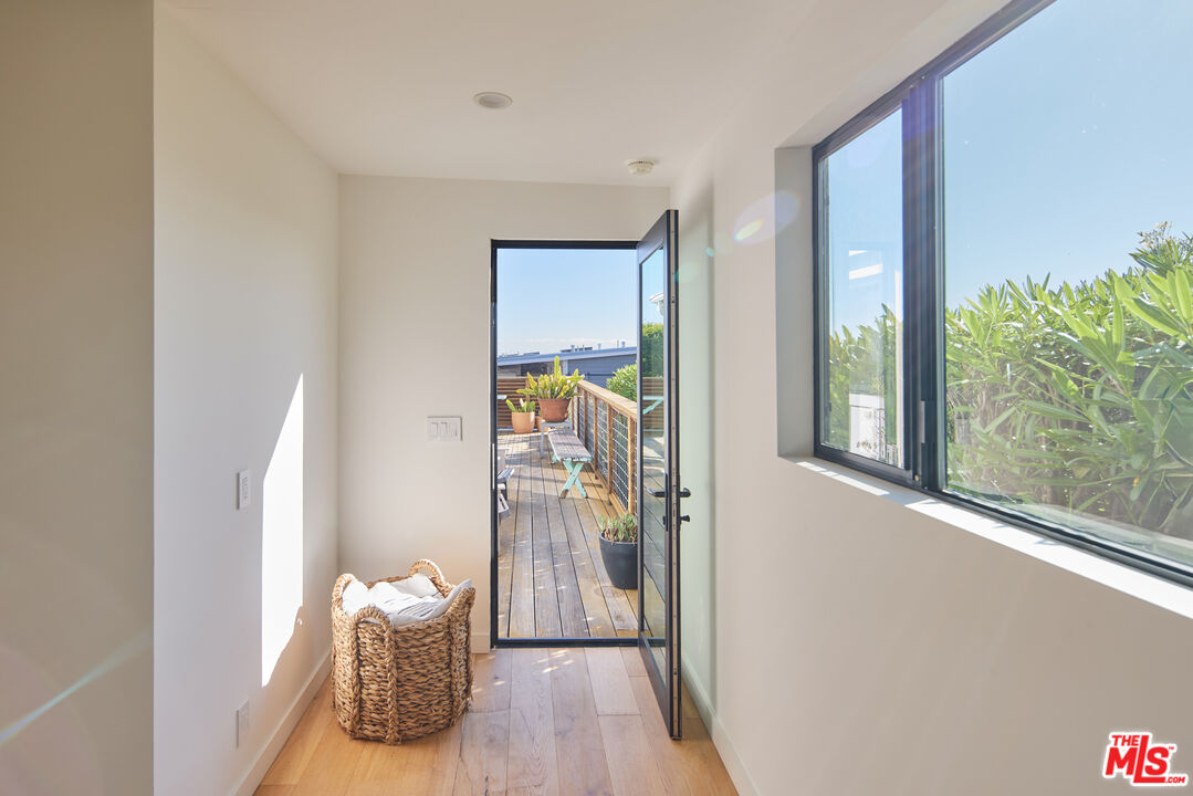 29500 Heathercliff Road, Unit 225 Malibu, CA 90265 - Photo 19 of 33
