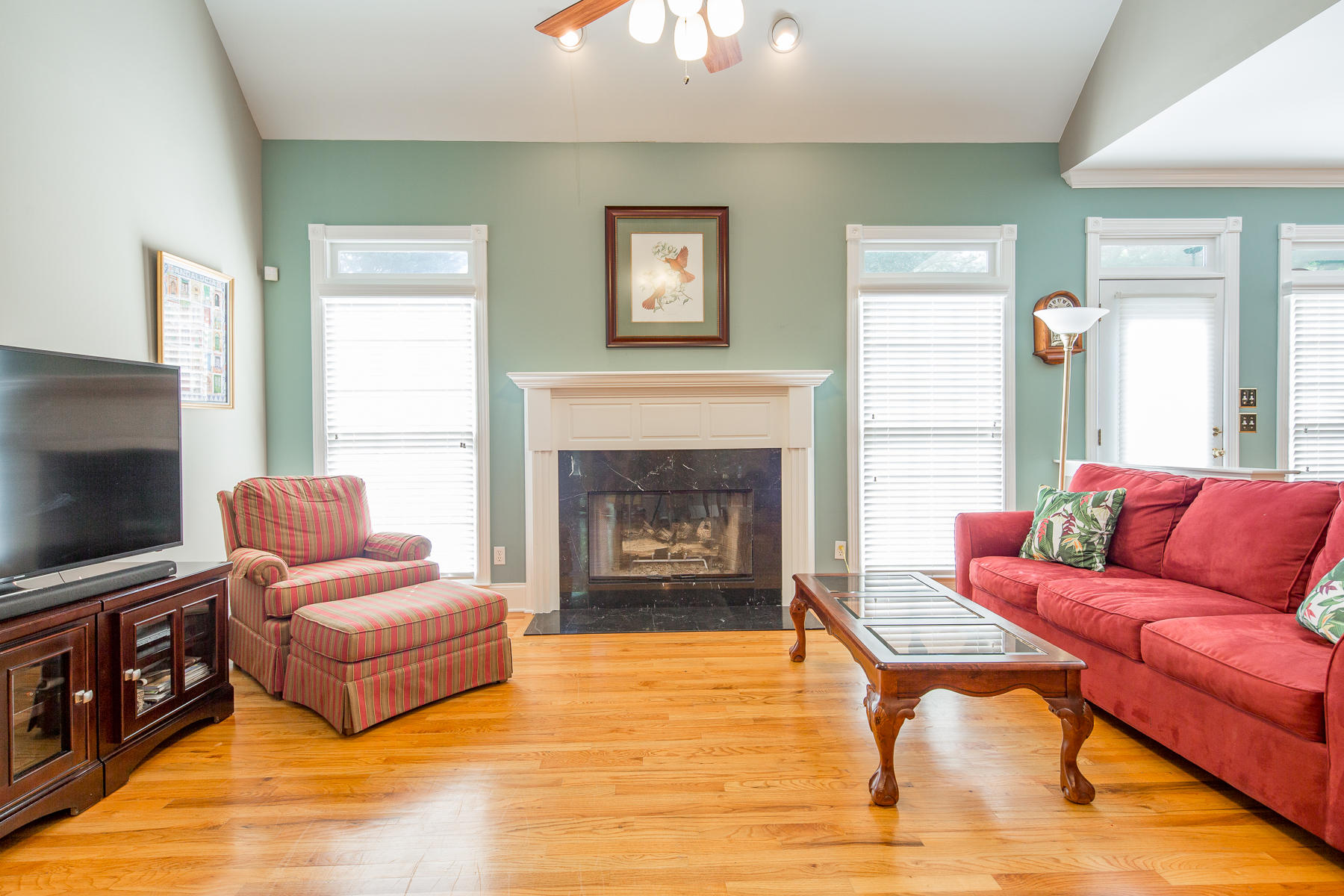 6410 Cheltenham Road South Hixson, TN 37343 - Photo 11 of 32 Living Room