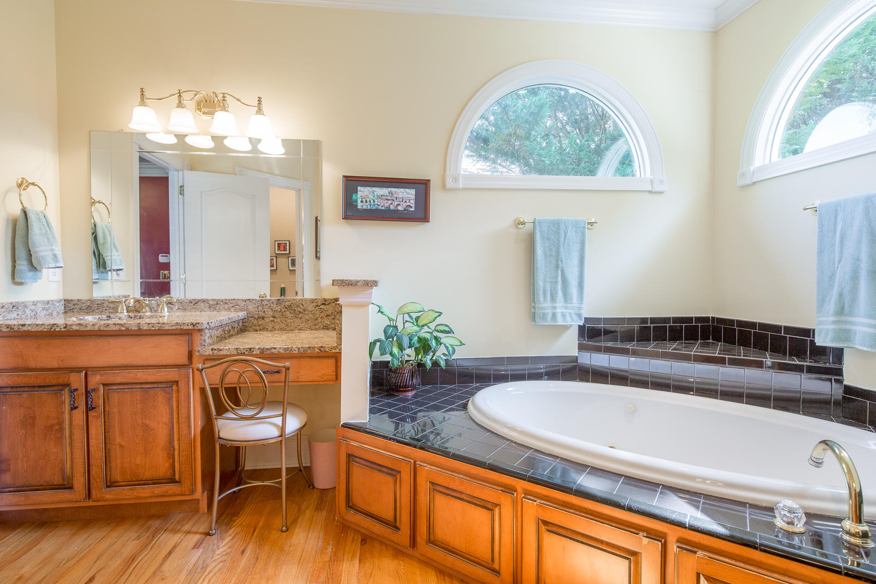 6410 Cheltenham Road South Hixson, TN 37343 - Photo 17 of 32 Master Bath
