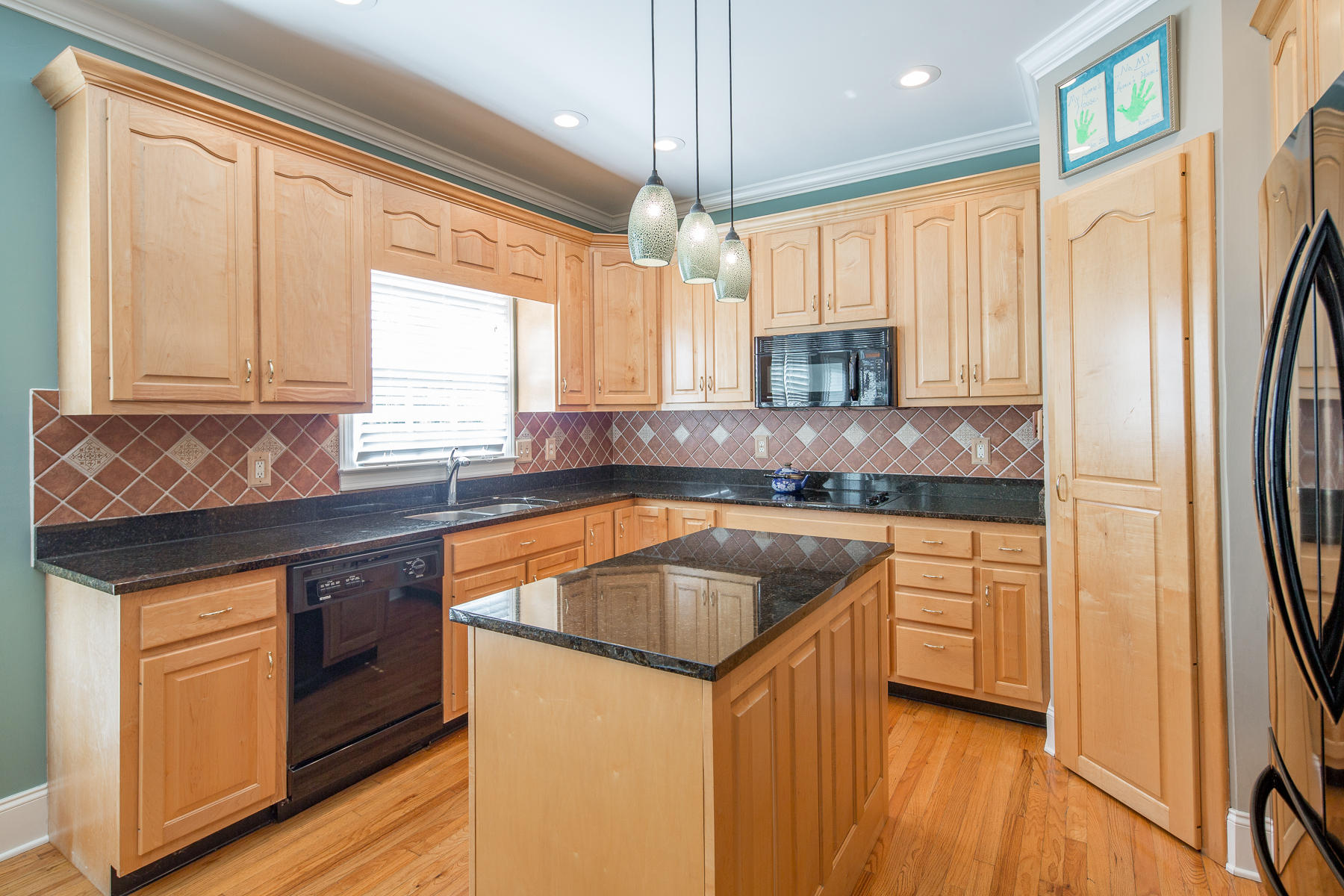 6410 Cheltenham Road South Hixson, TN 37343 - Photo 5 of 32 Kitchen