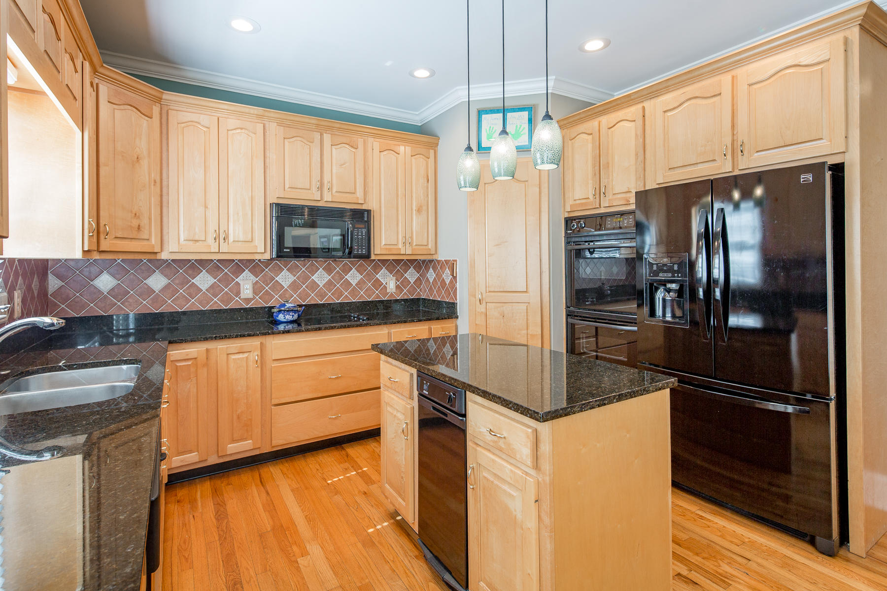 6410 Cheltenham Road South Hixson, TN 37343 - Photo 6 of 32 Kitchen