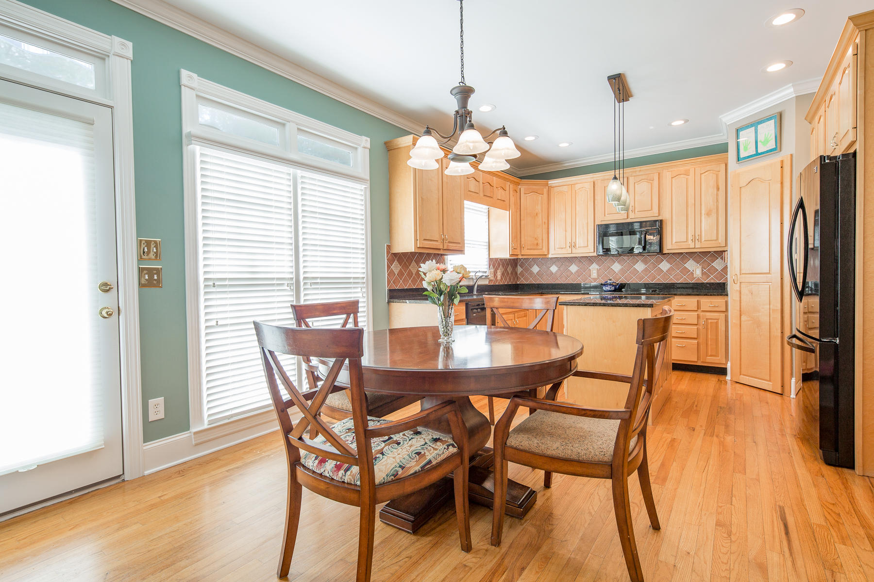 6410 Cheltenham Road South Hixson, TN 37343 - Photo 8 of 32 Eat-In Kitchen