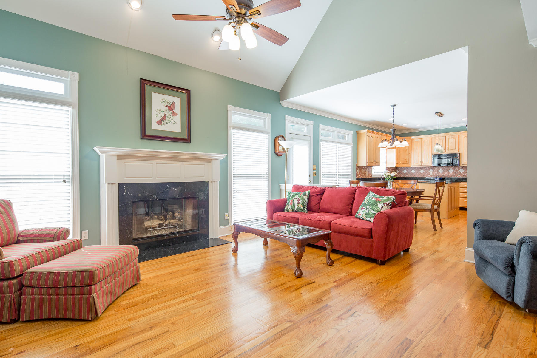 6410 Cheltenham Road South Hixson, TN 37343 - Photo 10 of 32 Living Room