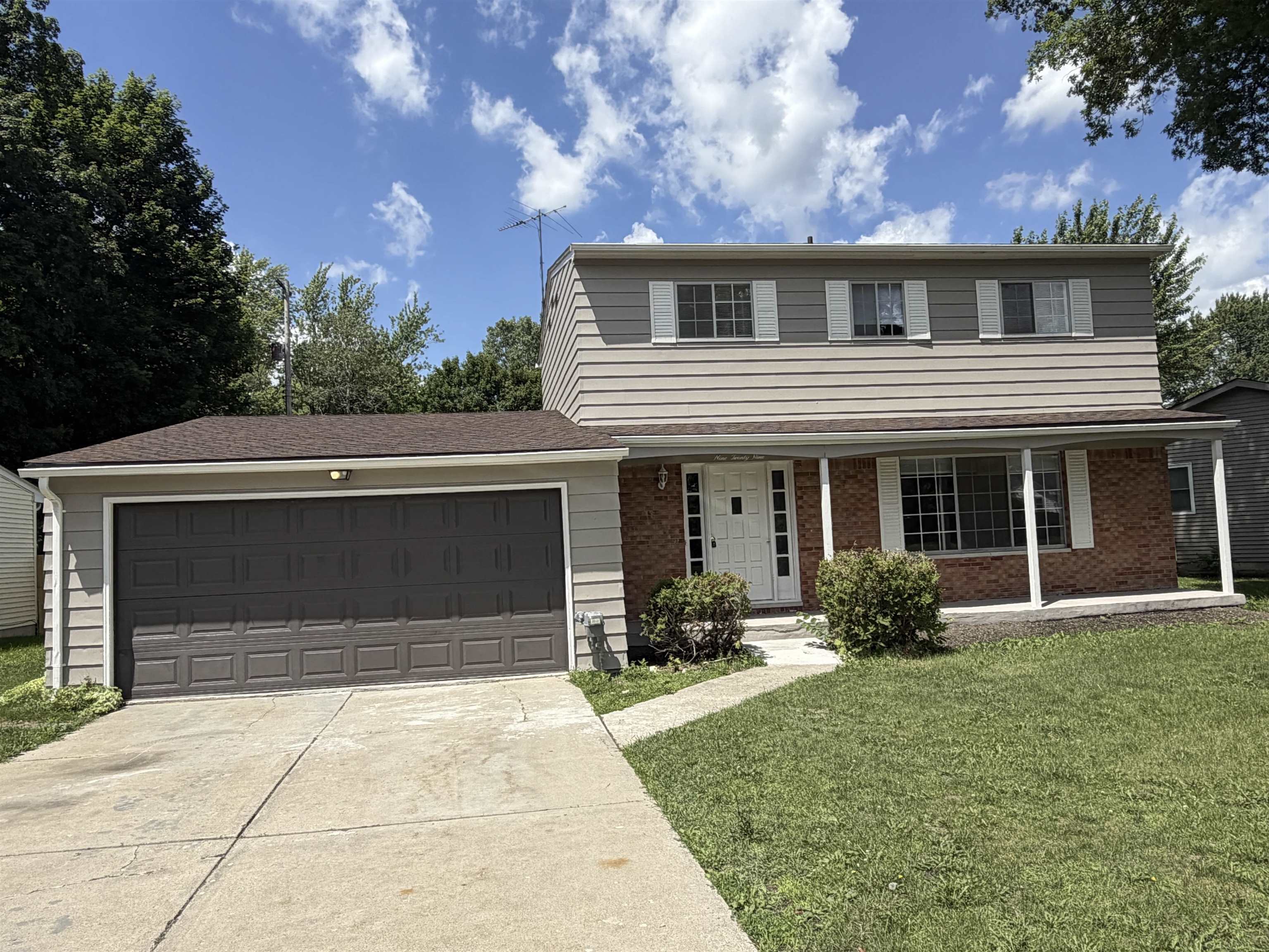 929 Springview Drive Flushing, MI 48433 - Photo 1 of 5