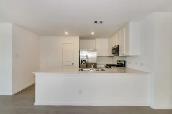 $2,000 | 460 San Miguel Creek Drive, Katy, TX 77493