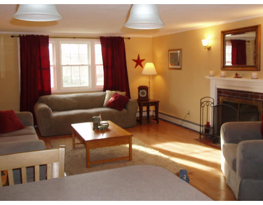 25 Hadley Road Methuen, MA 01844 - Photo 6 of 11 Gallery Image 6