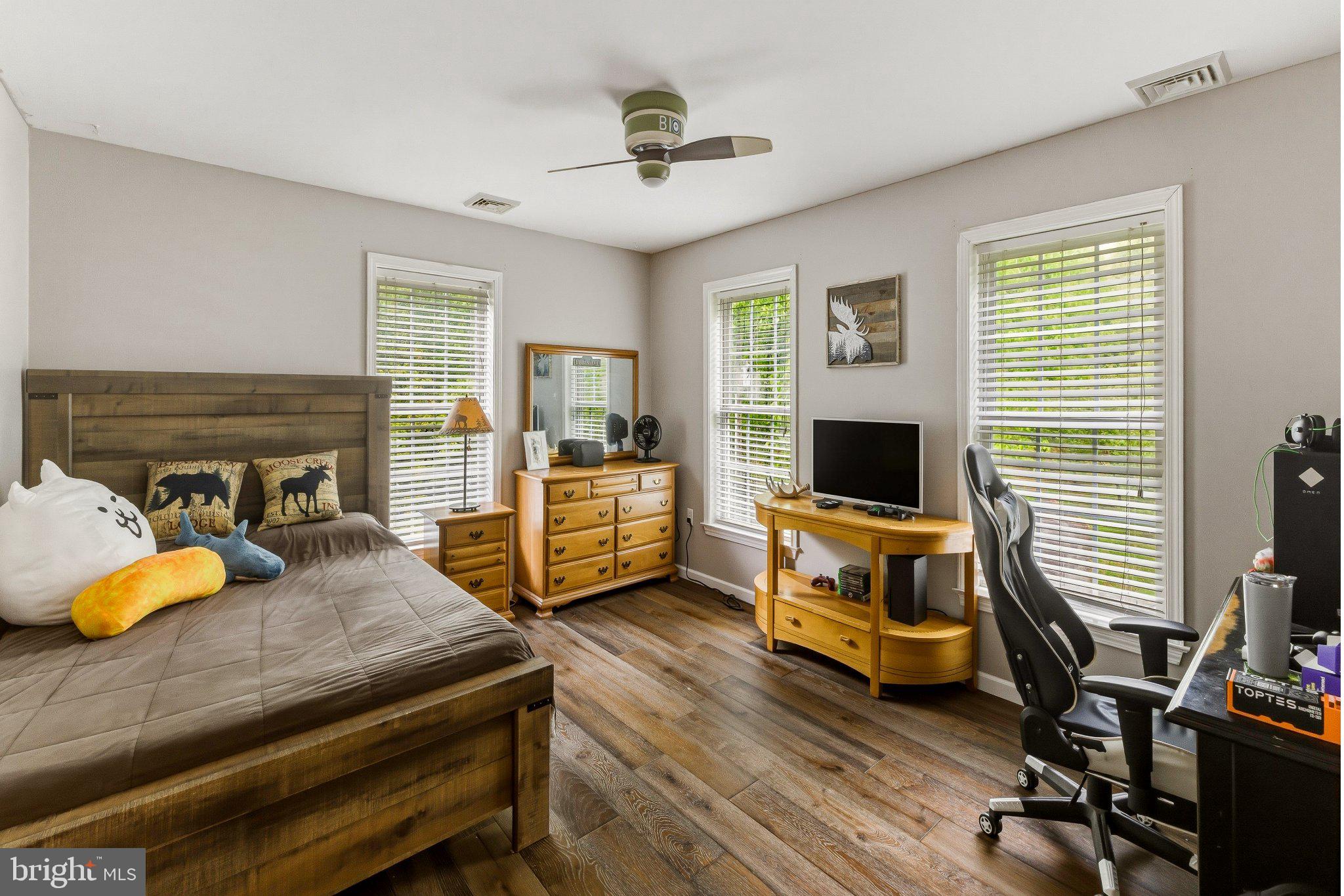 459 Alloway Aldine Road Elmer, NJ 08318 - Photo 33 of 65 Cozy bedroom with natural light.