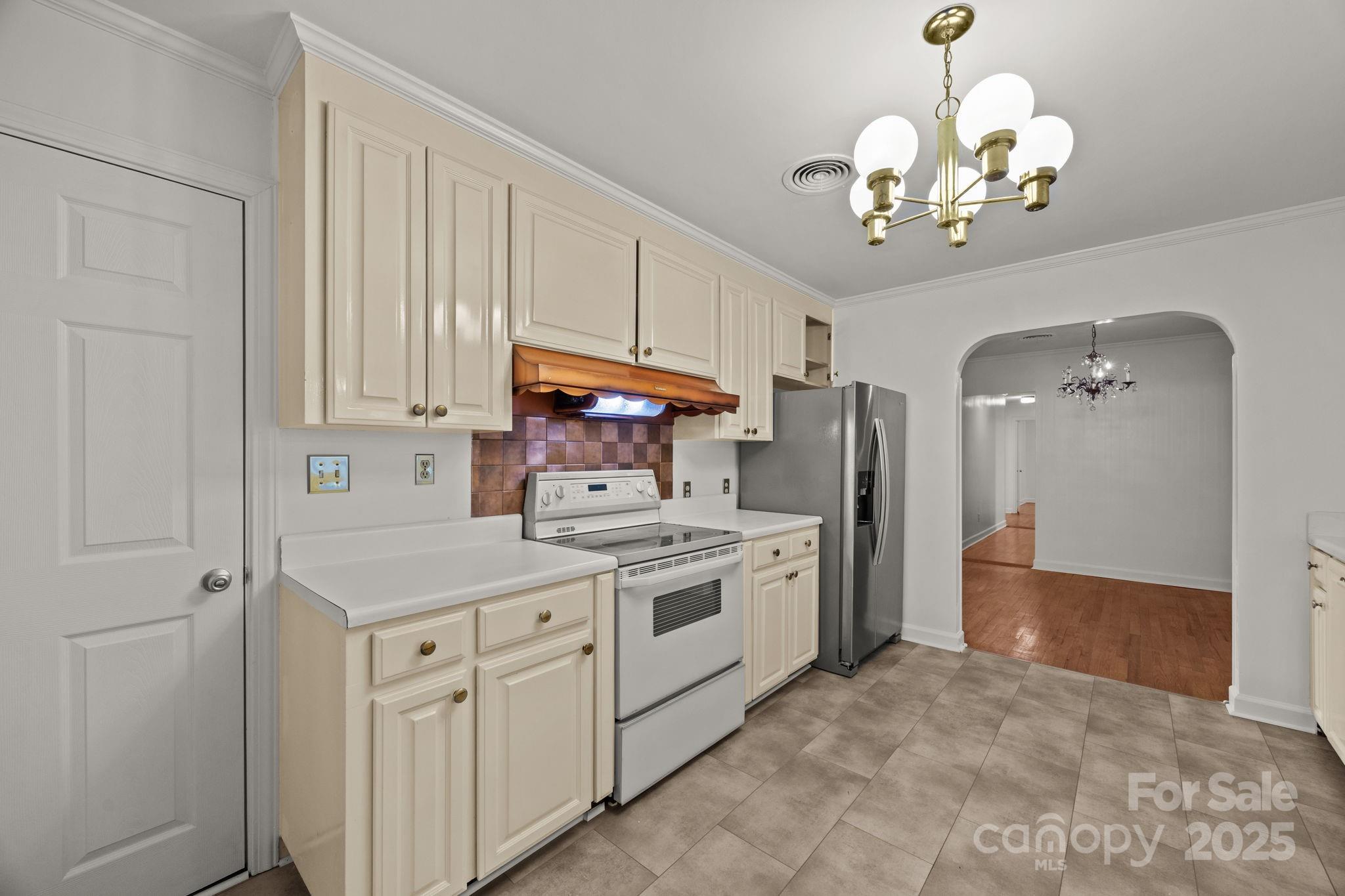 109 Rhoda Street Canton, NC 28716 - Photo 4 of 32 Gallery Image 4