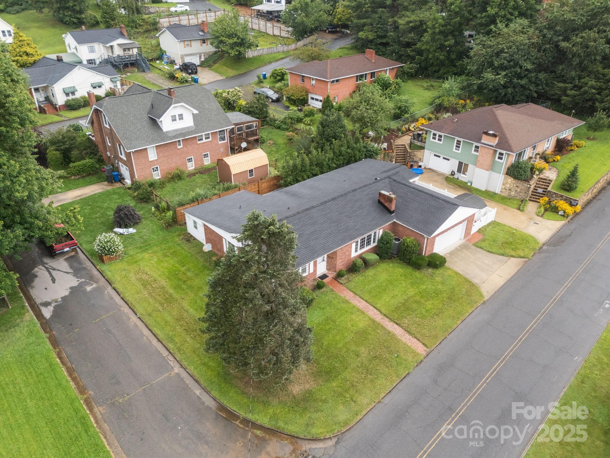 109 Rhoda Street Canton, NC 28716 - Photo 5 of 32 Gallery Image 5