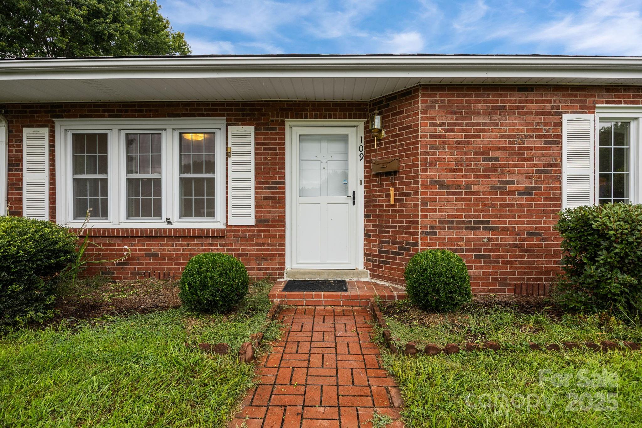 109 Rhoda Street Canton, NC 28716 - Photo 7 of 32 Gallery Image 7