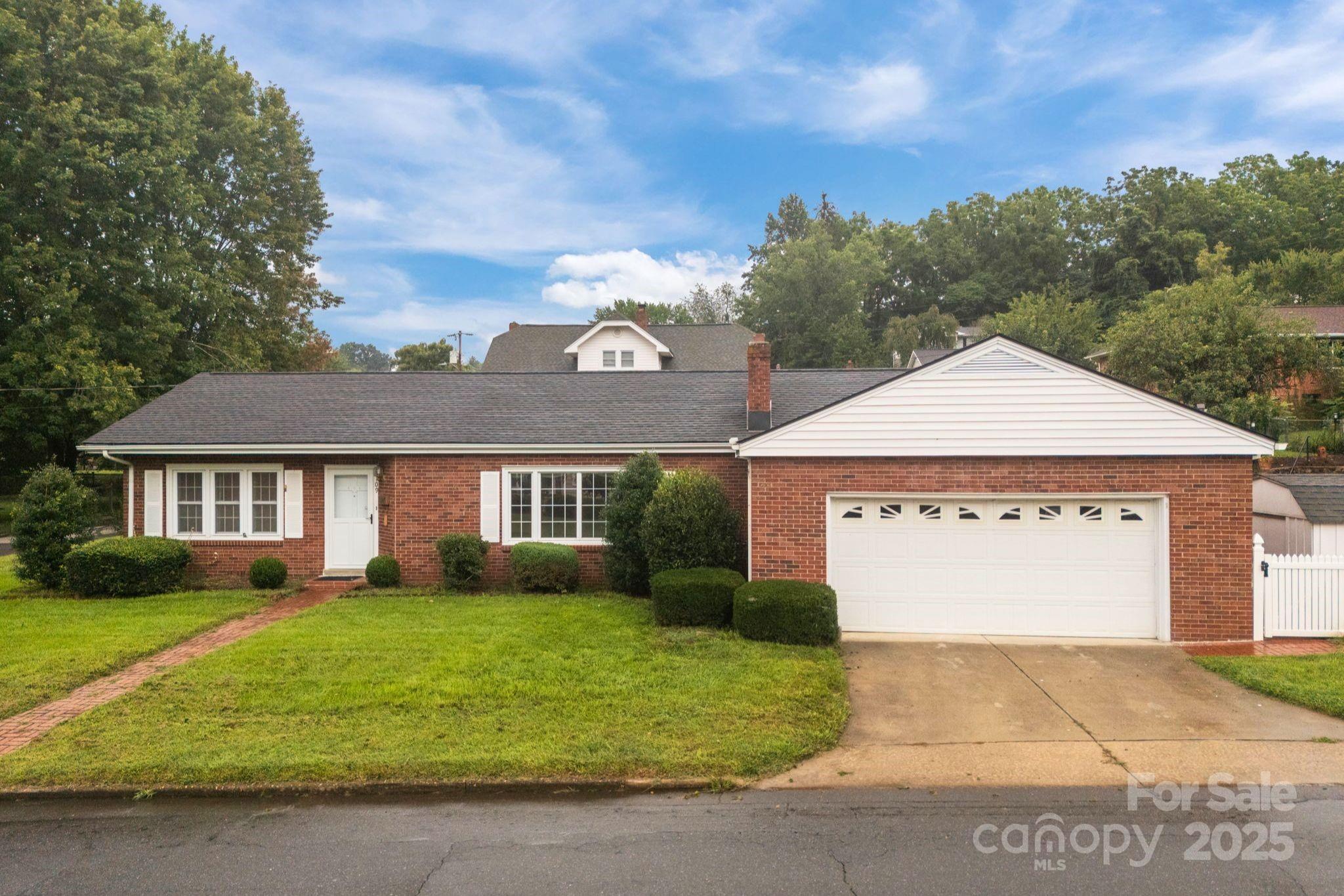 109 Rhoda Street Canton, NC 28716 - Photo 8 of 32 Gallery Image 8
