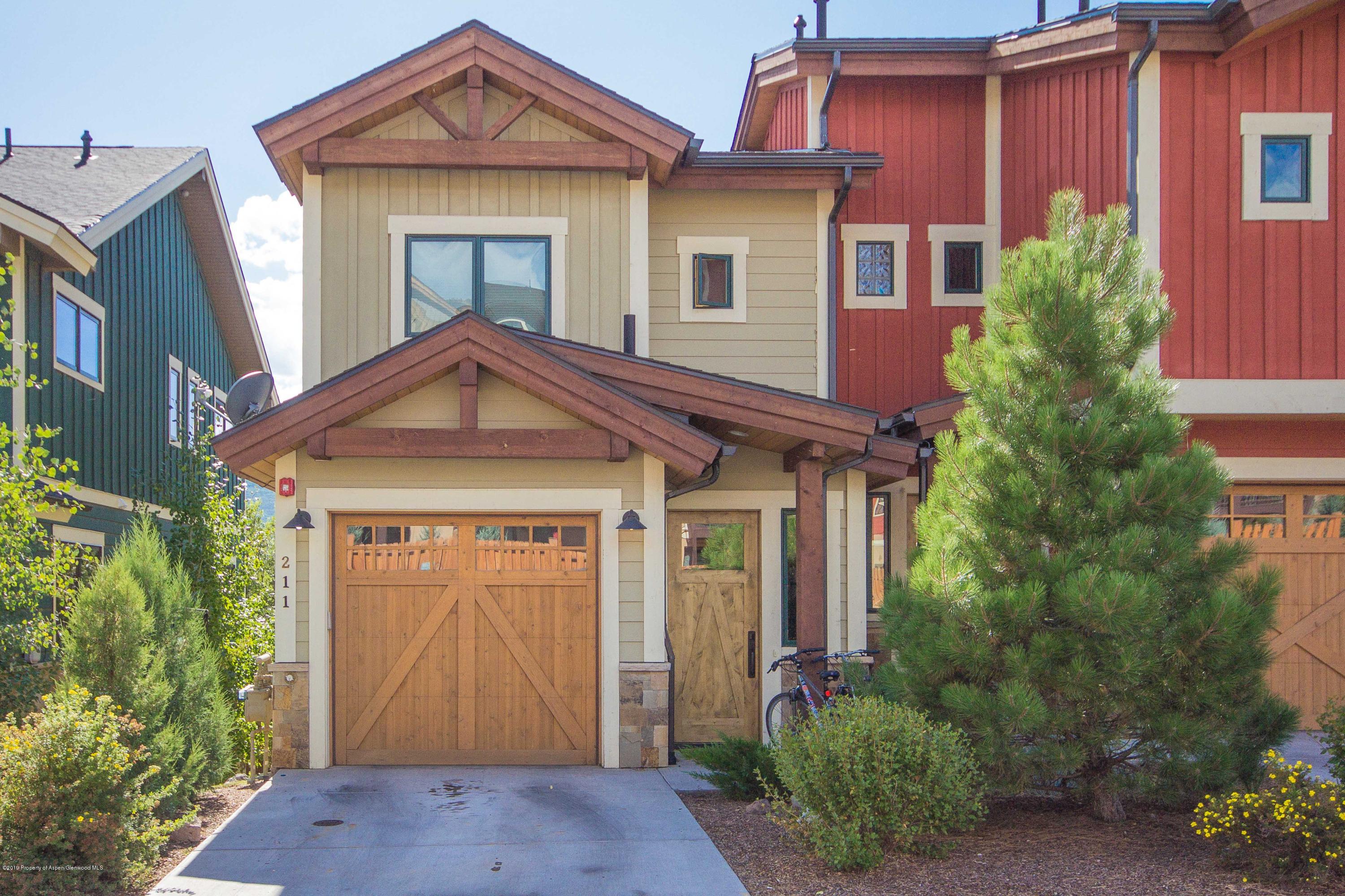 211 Overlook Ridge