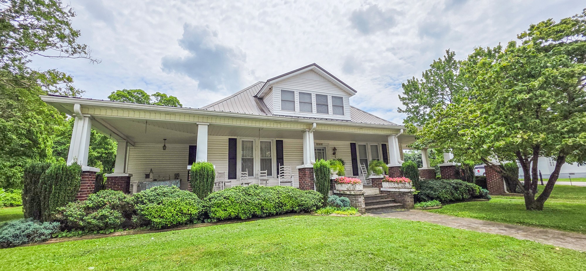 303 East Main Street Decherd, TN 37324 - Photo 2 of 13
