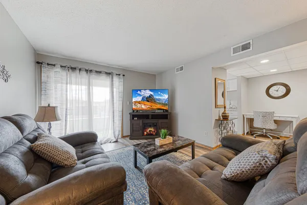 $132,000 | 607 19th Street Northwest, Unit 25, Rochester, MN 55901