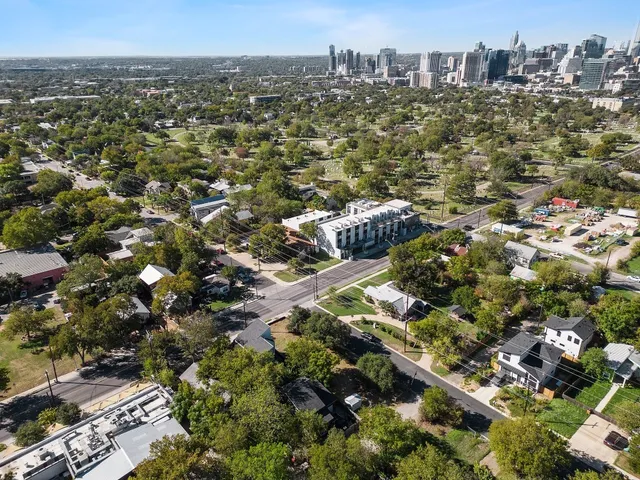 $1,075,000 | 1800 East Martin Luther King Jr Boulevard, Austin, TX 78722