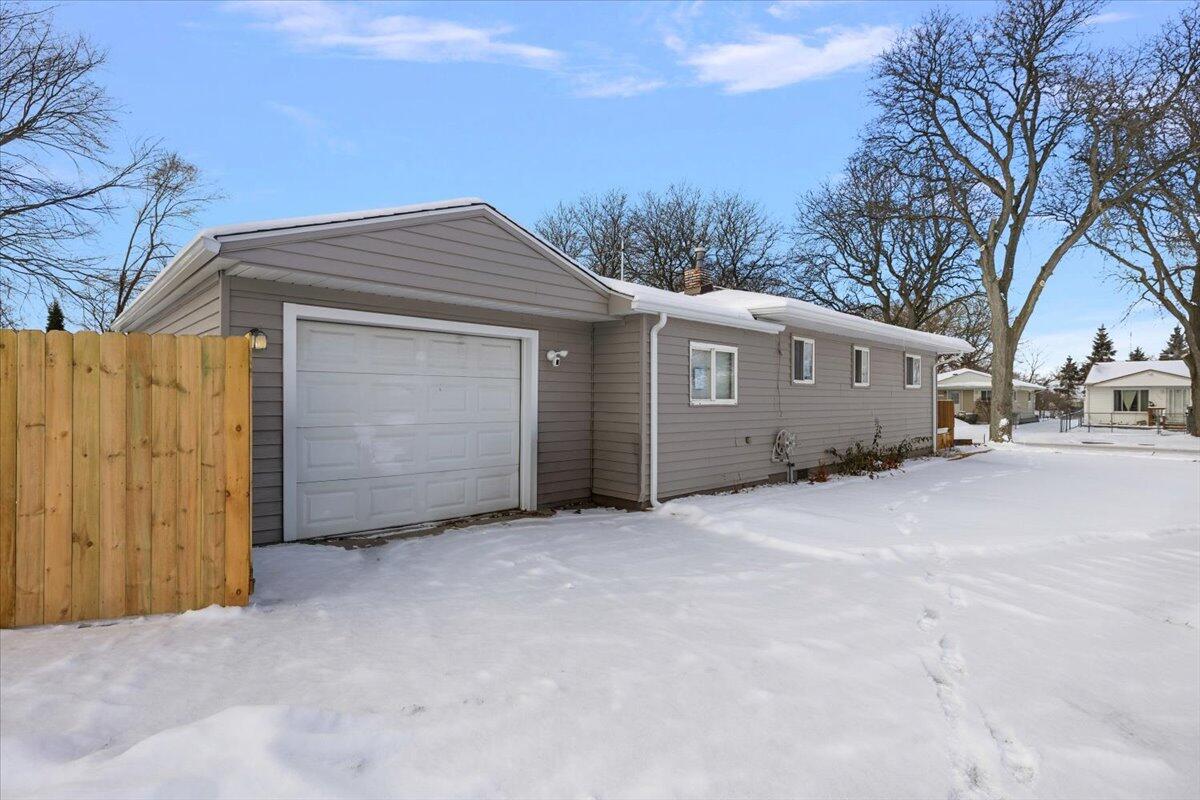 173 High Street Pontiac, MI 48342 - Photo 17 of 20 06-173 High-6