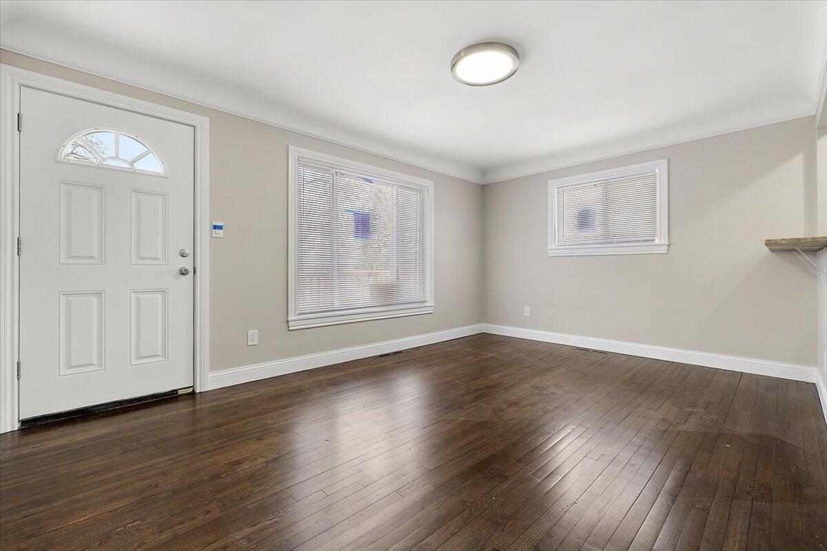 173 High Street Pontiac, MI 48342 - Photo 3 of 20 20-173 High-20