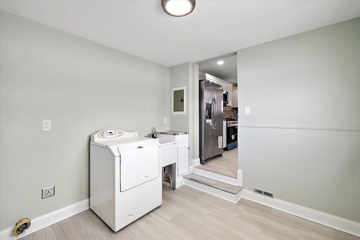 173 High Street Pontiac, MI 48342 - Photo 10 of 20 27-173 High-27