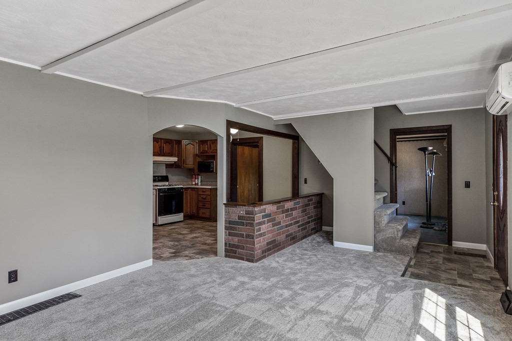 129 Bradford Road Plattsburgh, NY 12901 - Photo 6 of 38 Gallery Image 6