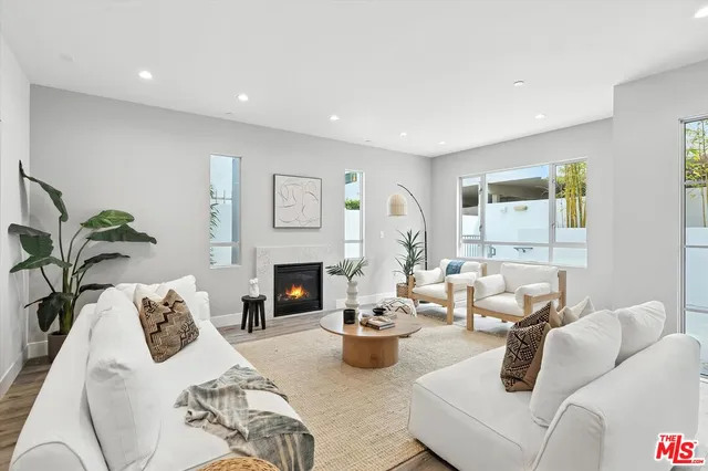 $1,299,000 | 1326 Centinela Avenue, Unit 103, Los Angeles, CA 90025