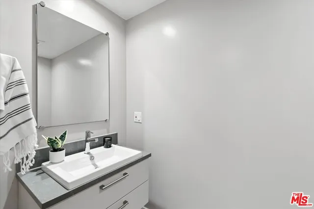 $1,299,000 | 1326 Centinela Avenue, Unit 103, Los Angeles, CA 90025