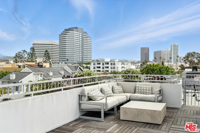 $1,299,000 | 1326 Centinela Avenue, Unit 103, Los Angeles, CA 90025