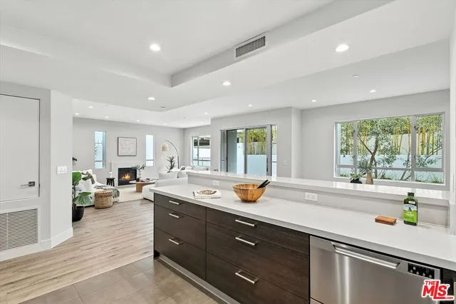 $1,299,000 | 1326 Centinela Avenue, Unit 103, Los Angeles, CA 90025