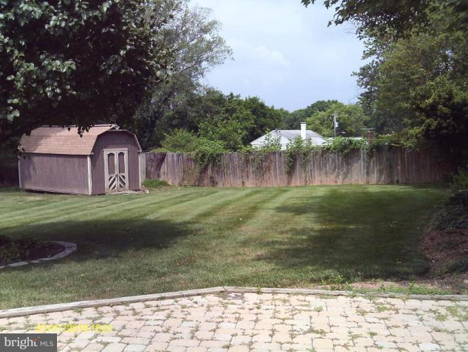 6208 Kentland Street Springfield, VA 22150 - Photo 2 of 10 Back yard