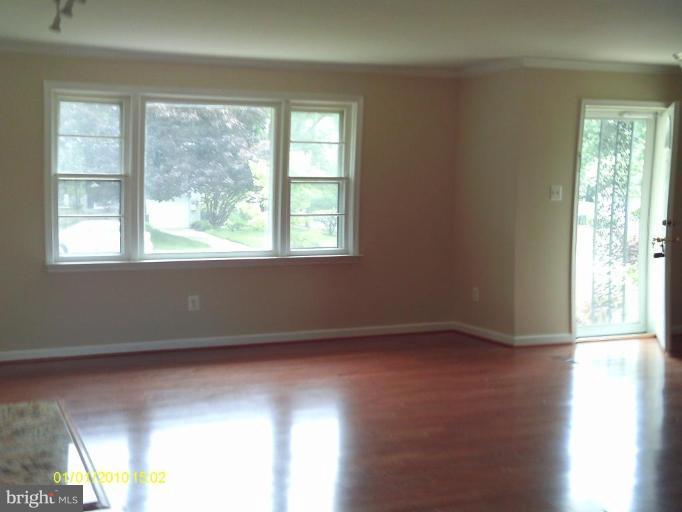 6208 Kentland Street Springfield, VA 22150 - Photo 6 of 10 Living Room