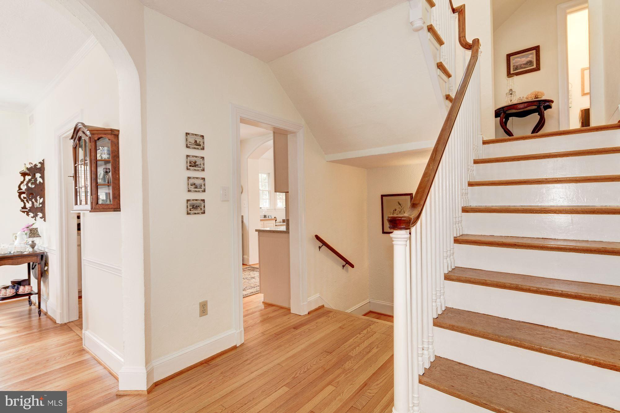 619 Kingston Road Baltimore, MD 21212 - Photo 3 of 30 Entry foyer