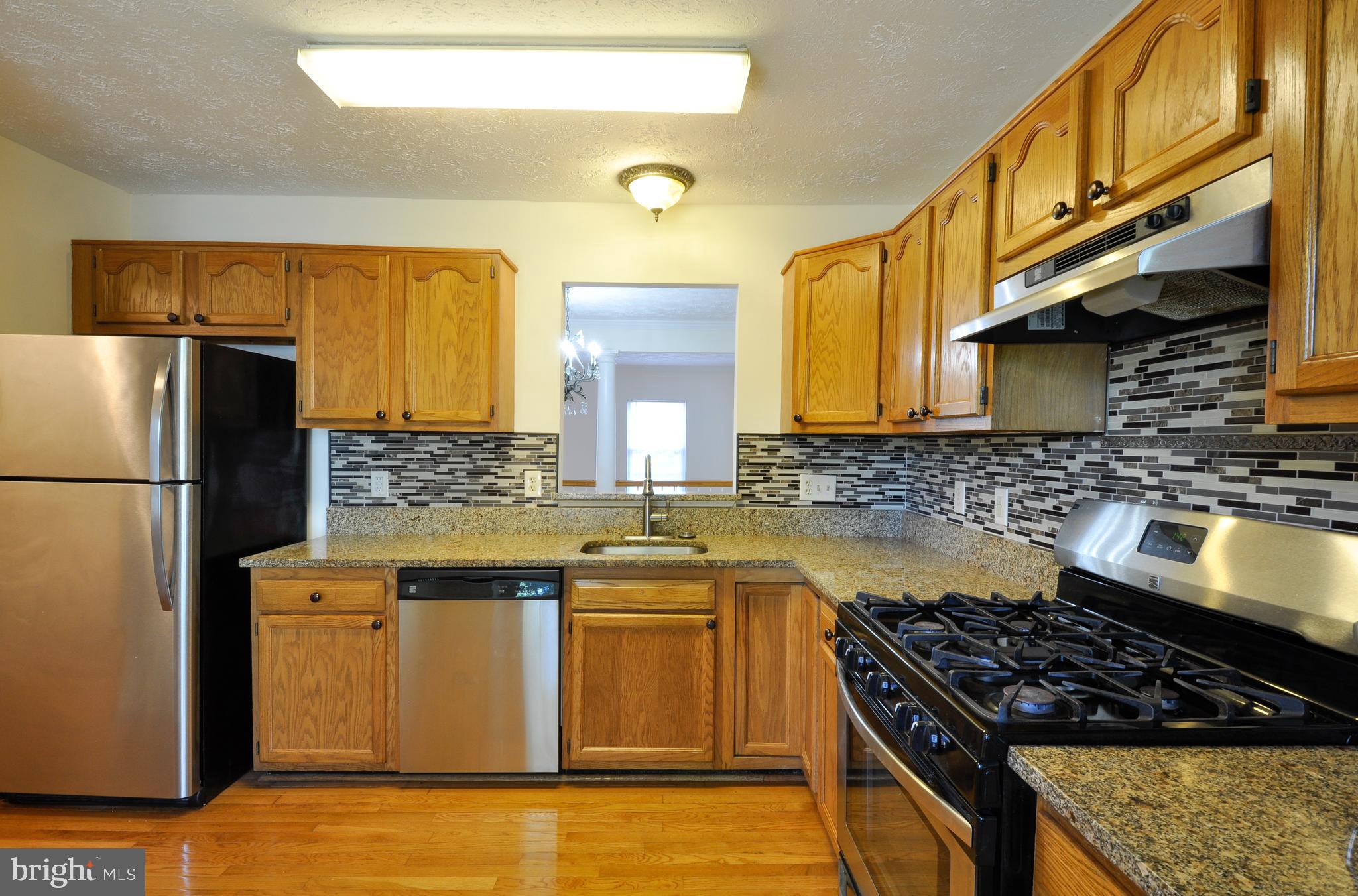 204 Rover Court Stafford, VA 22554 - Photo 12 of 41 Kitchen with new applicances