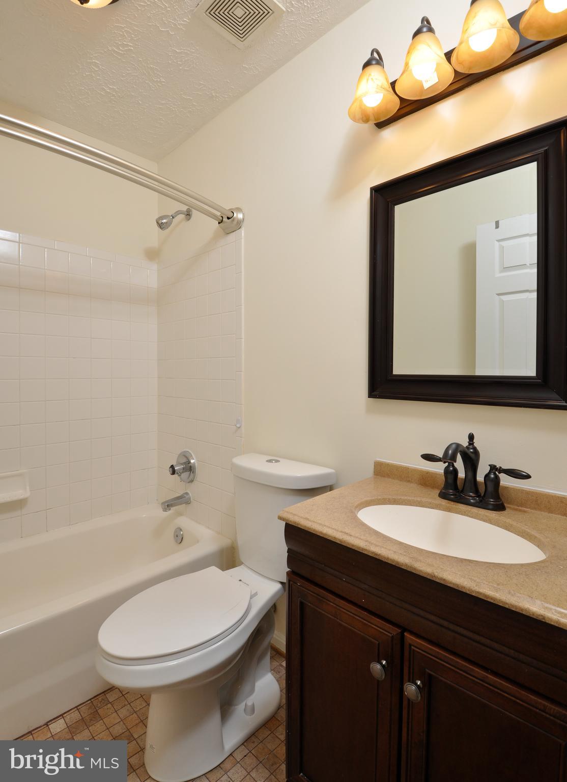 204 Rover Court Stafford, VA 22554 - Photo 29 of 41 Upstairs Hall Full Bath