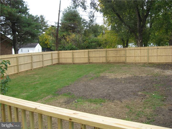 2130 Bridgewater Road Aston, PA 19014 - Photo 7 of 22 Back Yard